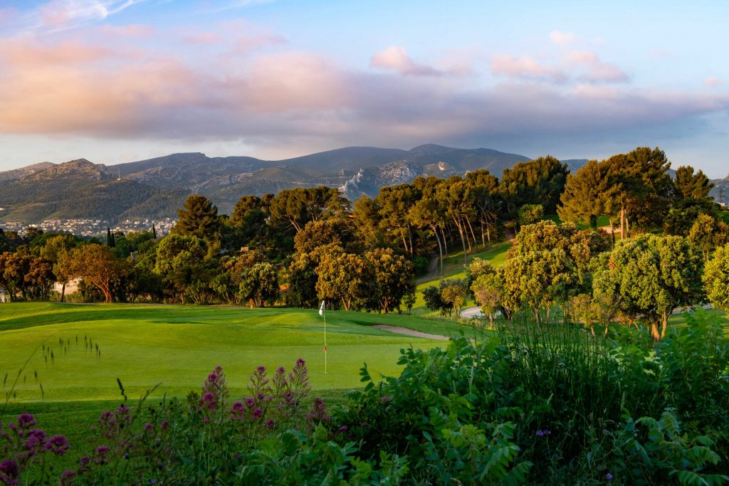 Golf-Bastide de-la-Salette,-parcours-de-golf-18-trous-à-Marseille | trou 1