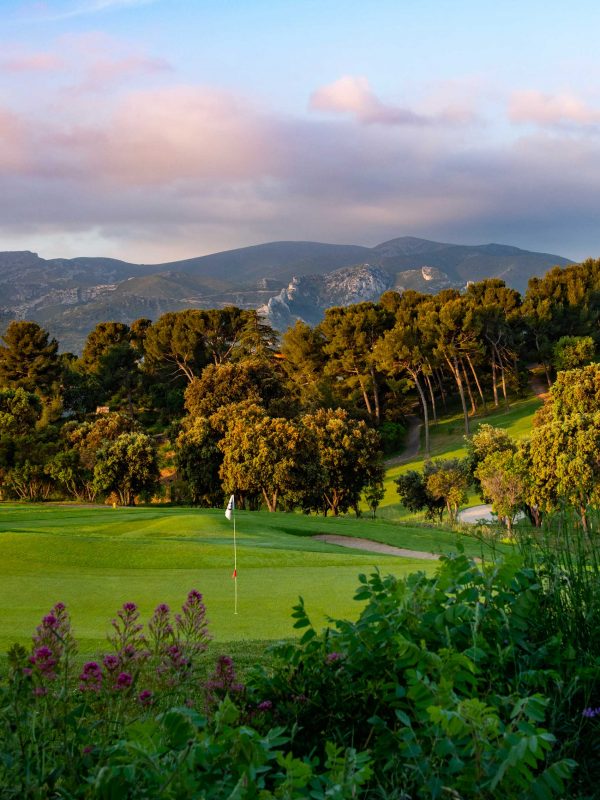 Golf-Bastide de-la-Salette,-parcours-de-golf-18-trous-à-Marseille | trou 1