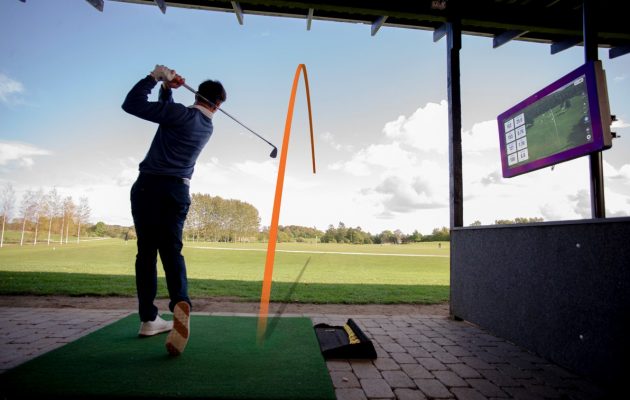 Testez le simulateur de golf connecté TrackMan Range