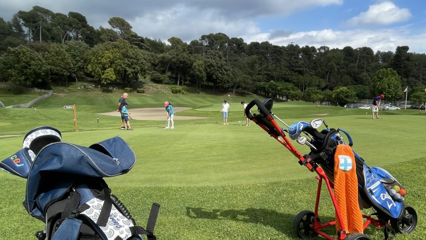Ecole de golf – stage de golf junior Marseille – Golf Bastide de la Salette Ecole de golf - stage de golf junior Marseille - Golf Bastide de la Salette